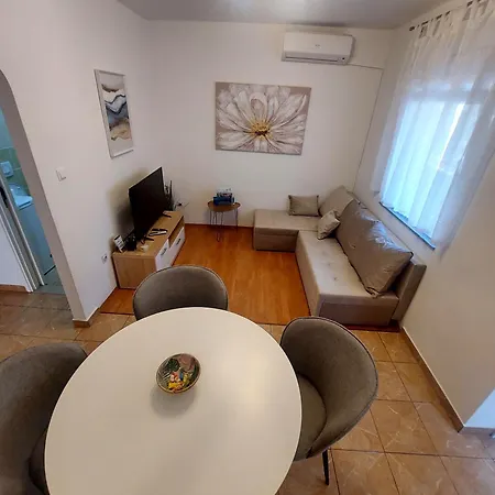Viki Appartement *